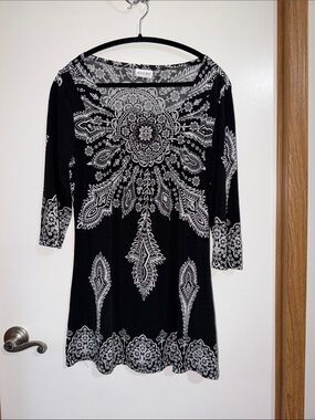 Adore Black & White Paisley-Print Scoop Neck Tunic